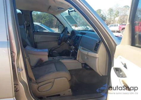 2011 Jeep Liberty Sport z USA, uszkodzony, nr VIN 1J4PP2GK3BW528350